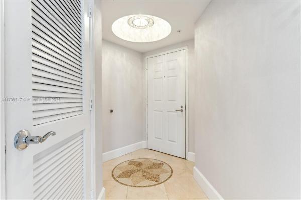 La Perla, 16699 Collins Ave #3602, Sunny Isles Beach, Florida 33160, image 3