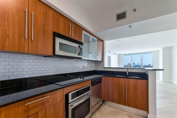 One Miami East, 335 S Biscayne Blvd #1012, Miami, Florida 33131, image 2