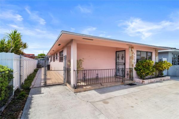 Twin Rose, 1370 W 42nd Pl, Hialeah, Florida 33012, image 2