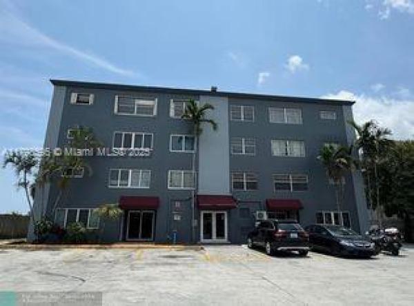 Sommerset, 1060 Crystal Lake Dr #404, Deerfield Beach, Florida 33064, image 1