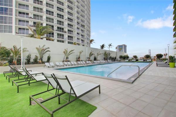 Bay Parc Plaza, 1756 N Bayshore Dr #37L, Miami, Florida 33132, image 1
