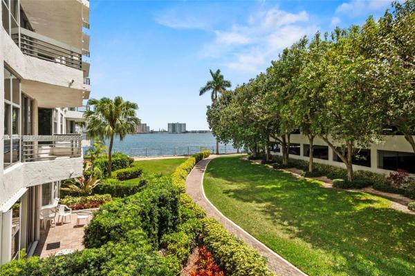 Mystic Pointe Tower 200, 19101 NE 36 Ct #203, Aventura, Florida 33180, image 1