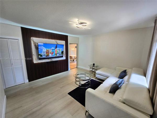 Pleasant Village, 620 NE 160th St, North Miami Beach, Florida 33162, image 3