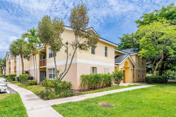 South Palm Place, 7620 Westwood Dr #216, Tamarac, Florida 33321, image 1
