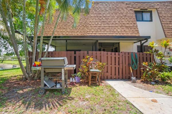 Le Clos Townhomes, 216 San Remo Blvd, North Lauderdale, Florida 33068, image 1