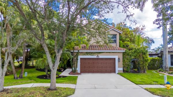 Chapel Lake Estates, 18442 NW 12th St, Pembroke Pines, Florida 33029, image 2