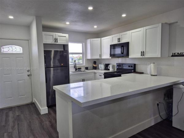 6850 W 16th Dr, 6850 W 16th Dr #320, Hialeah, Florida 33014, image 1