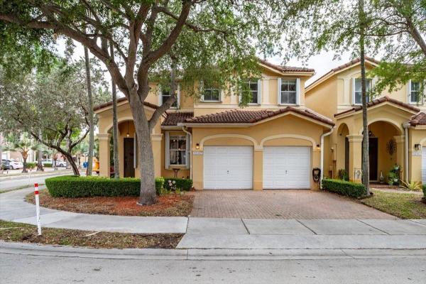 12367 SW 122nd St, Unincorporated Dade County, Florida 33186, image 1