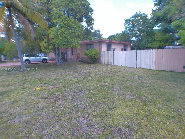 Biscayne Gardens, 1201 NW 147th St, Golden Glades, Florida 33167, image 3