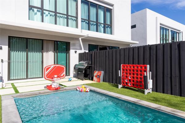 416 NW 52nd St #416, Miami, Florida 33127, image 1