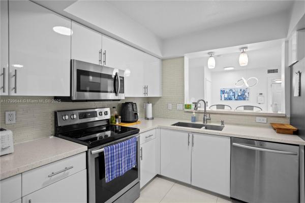 Sheridan Beach Club, 529 E Sheridan St #3071, Dania Beach, Florida 33004, image 1