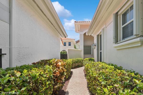 Edgewater, 1576 Breakwater Ter, Hollywood, Florida 33019, image 2