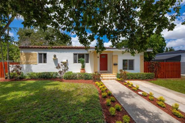 Biscayne Park No HOA, 12000 NE 11th Ct, Biscayne Park, Florida 33161, image 3