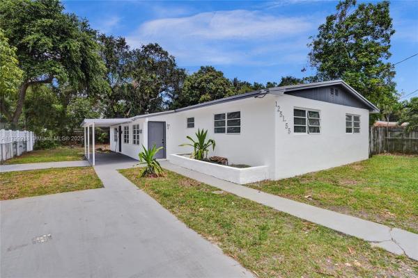 1251 NE 150th St, Unincorporated Dade County, Florida 33161, image 1
