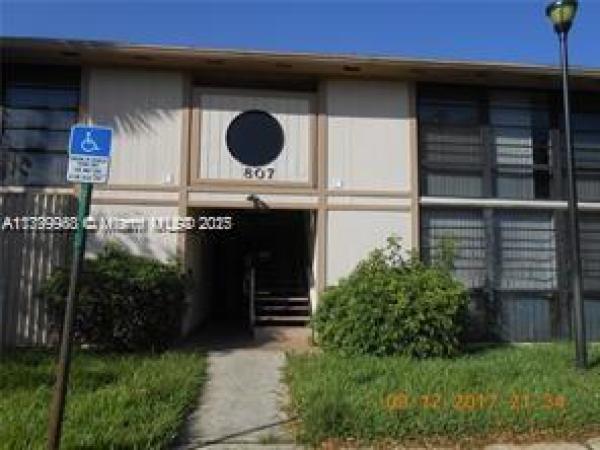 807 NE 199 St #208, Unincorporated Dade County, Florida 33179, image 1