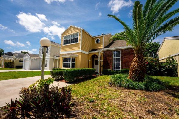 Deerwood, 12840 SW 146th Ln, Three Lakes, Florida 33186, image 2