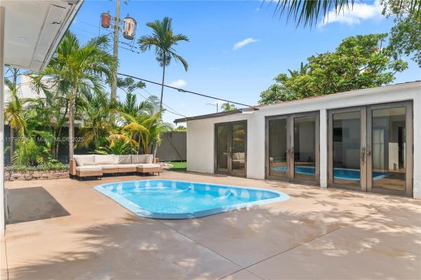 Poinciana Park, 509 SE 19th St, Fort Lauderdale, Florida 33316, image 1