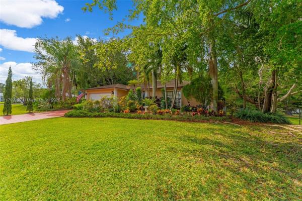 Pinewood Estates, 8620 SW 181st St, Palmetto Bay, Florida 33157, image 2