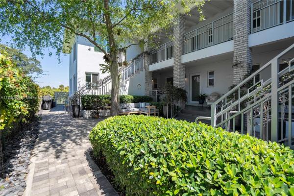 Atrium, 117 S Shore Dr #5, Miami Beach, Florida 33141, image 1