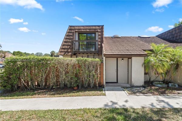 Lake Colony, 4020 Palm Bay Cir #B, West Palm Beach, Florida 33406, image 1
