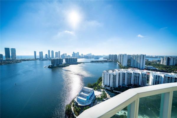 Aventura Marina 2, 3330 NE 190th St #PH-14, Aventura, Florida 33180, image 2