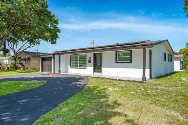 Gold Key Villas, 2600 NW 68th Way, Sunrise, Florida 33313, image 3
