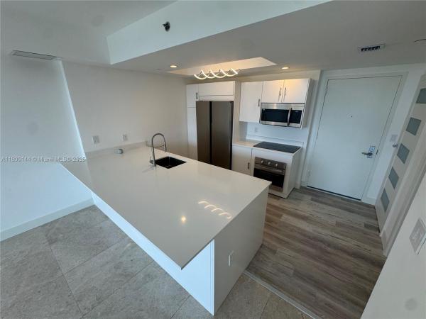 50 Biscayne, 50 Biscayne Blvd #504, Miami, Florida 33132, image 3