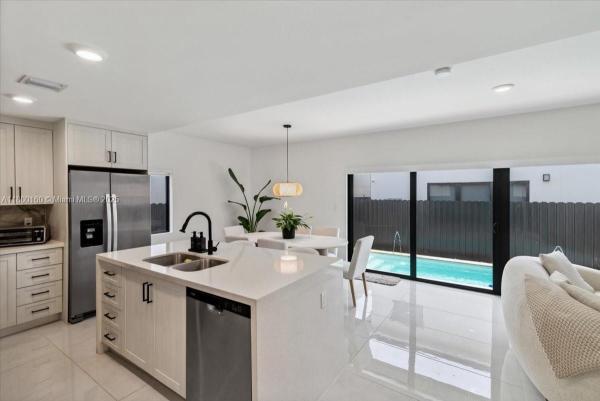 On Alba, 1396 NW 3rd St, Florida City, Florida 33034, image 1