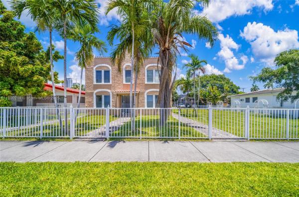 Hollywood Lakes, 1621 Van Buren St, Hollywood, Florida 33020, image 1