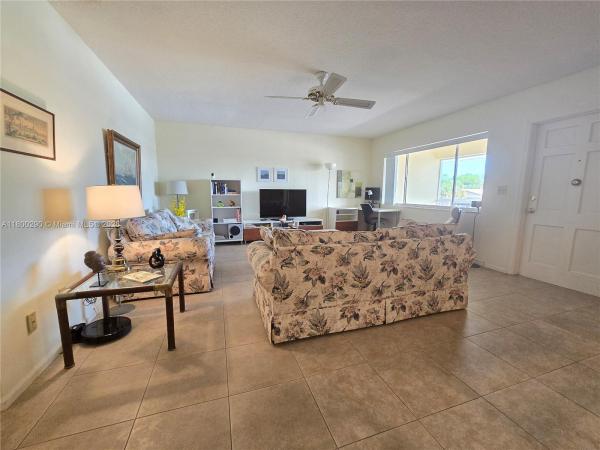 Tara Apartments, 2121 NE 68th St #210, Fort Lauderdale, Florida 33308, image 1