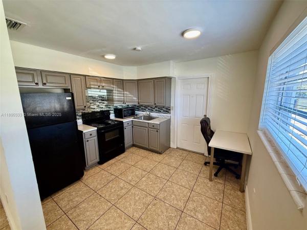 Bonie Villas, 2633 NW 9th Ave #1, Wilton Manors, Florida 33311, image 1
