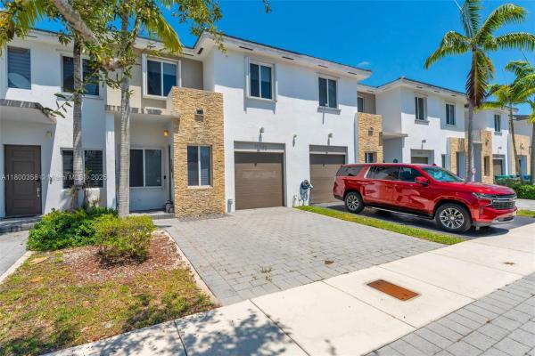 Venetian Parc, 17705 SW 150th Ct, Richmond West, Florida 33187, image 2