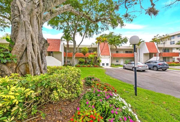 Palm-Aire Country Club 9, 823 Cypress Blvd #204, Pompano Beach, Florida 33069, image 1
