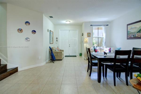 Kendall Breeze, 12161 SW 123rd Pl, Three Lakes, Florida 33186, image 2