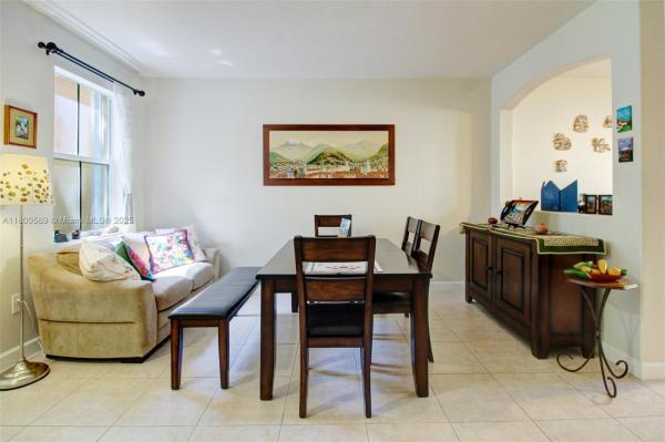 Kendall Breeze, 12161 SW 123rd Pl, Three Lakes, Florida 33186, image 3
