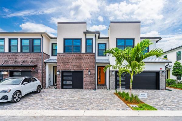 Emory Townhomes, 8353 NW 7th Pl, Plantation, Florida 33324, image 1