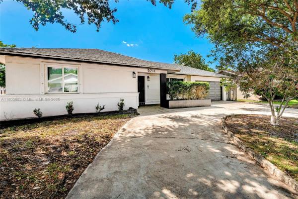 Flamingo Gardens West, 5711 SW 118th Ave, Cooper City, Florida 33330, image 2