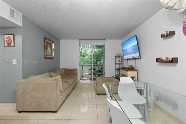Casa Grande 1 Towers, 104 SW 9th St #305, Miami, Florida 33130, image 1