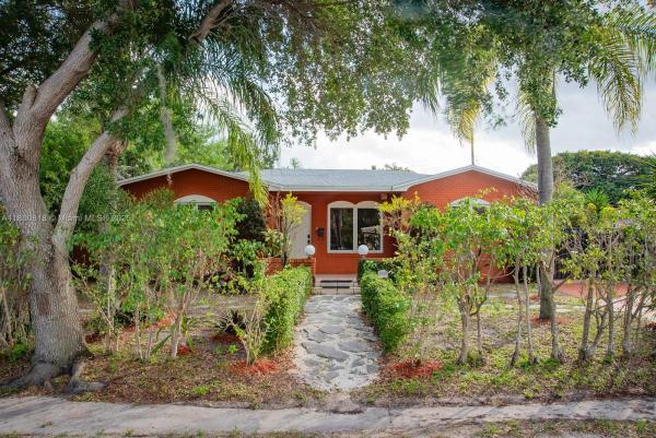Panuleta Gardens, 16910 NE 8th Ct, North Miami Beach, Florida 33162, image 2