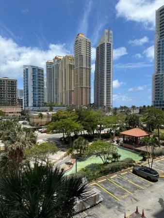 Winston Towers 600, 210 174th St #517, Sunny Isles Beach, Florida 33160, image 1