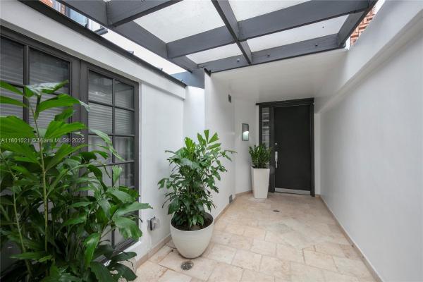 1530 NE Quayside Ter #A1, Miami, Florida 33138, image 1