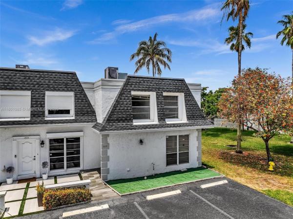 Venetian Park East, 825 NE 26th Ave, Hallandale Beach, Florida 33009, image 1