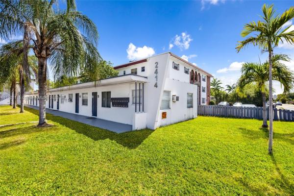 Hollywood Little Ranches, 2414 Johnson St, Hollywood, Florida 33020, image 1