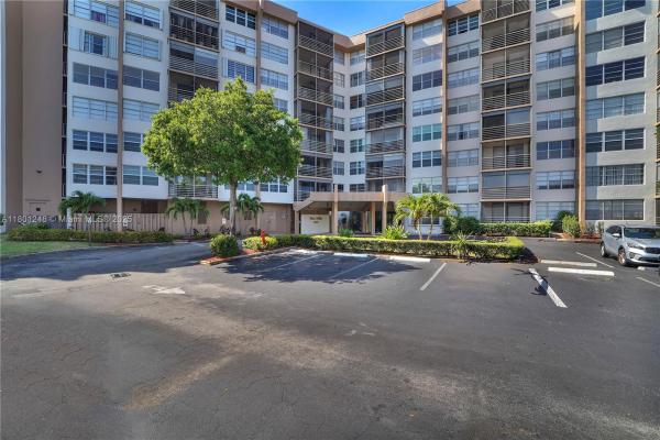 The Elm, 1000 Saint Charles Pl #418, Pembroke Pines, Florida 33026, image 1