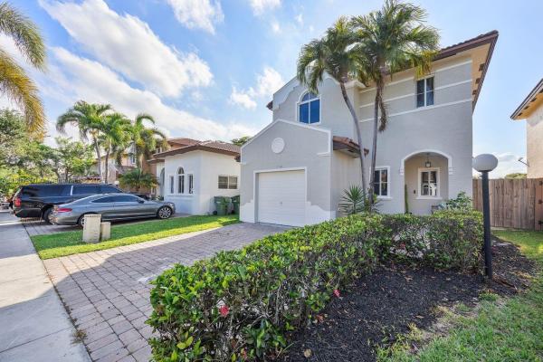 1136 NE 41st Ave, Unincorporated Dade County, Florida 33033, image 1