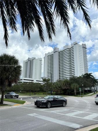 One Fifty One At Biscayne, 14951 Royal Oaks Ln #1804, North Miami, Florida 33181, image 3