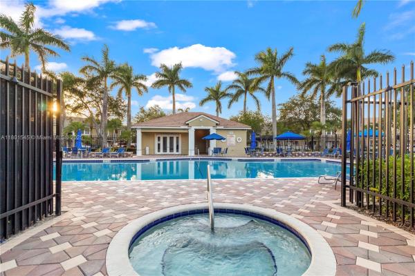 Pelican Pointe, 757 SW 122nd Ter, Pembroke Pines, Florida 33025, image 2