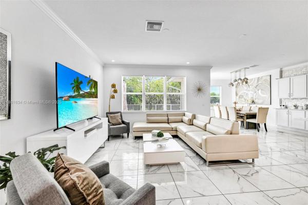 Parkview At Hillcrest, 1083 Eucalyptus Dr, Hollywood, Florida 33021, image 1