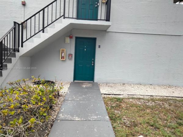 Villa Bellini, Hialeah, Florida 33015, image 3