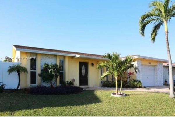 Hollywood Center, 314 SE 4th St, Dania Beach, Florida 33004, image 1
